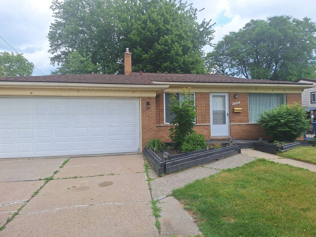 House for rent at 32834 Rosenbusch, Warren, MI 48088