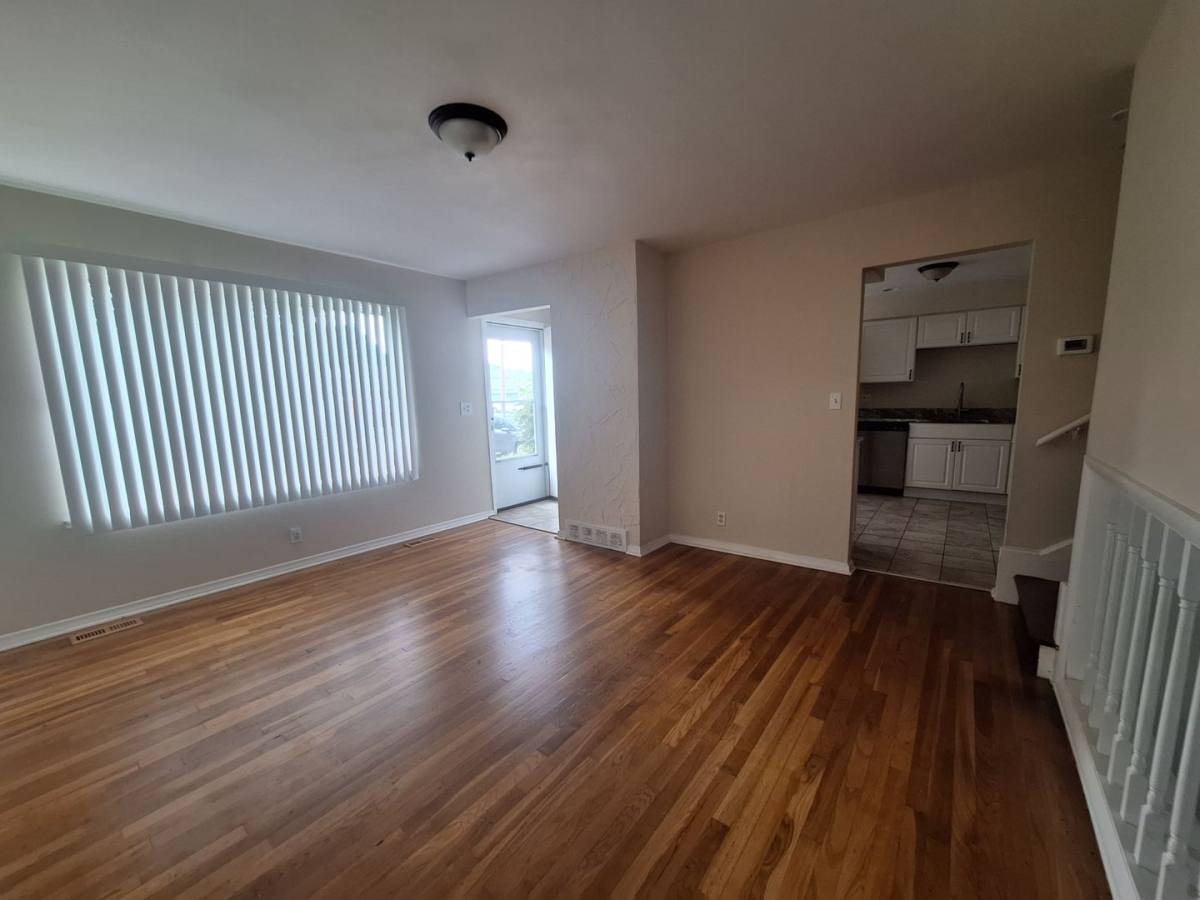 House for rent at 32834 Rosenbusch, Warren, MI 48088