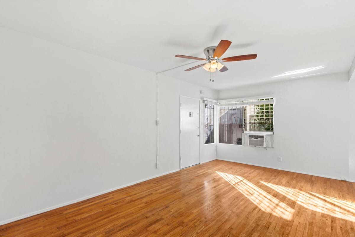 Apartment for rent at 1408 - 1412 Centinela Ave, Inglewood, CA 90302