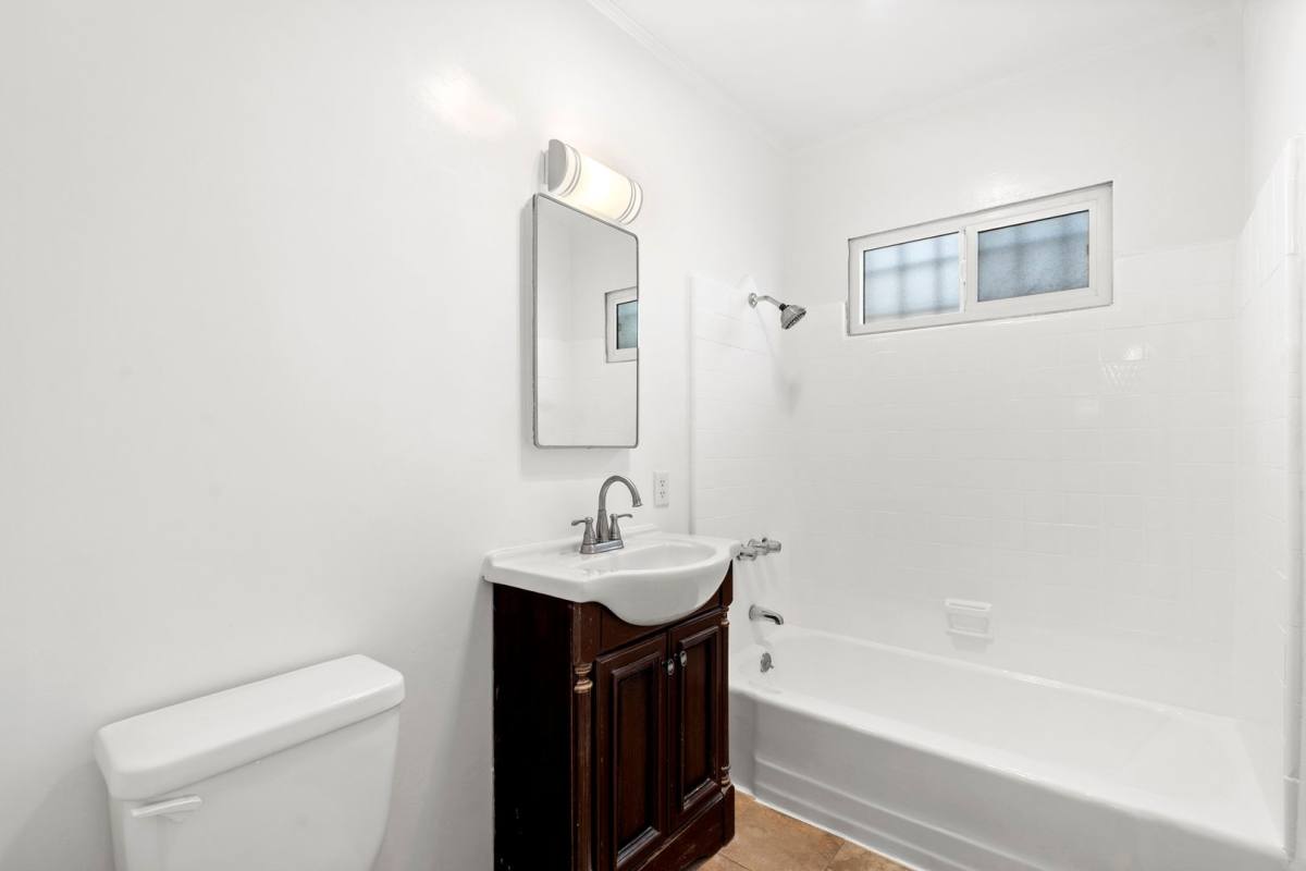 Apartment for rent at 1408 - 1412 Centinela Ave, Inglewood, CA 90302