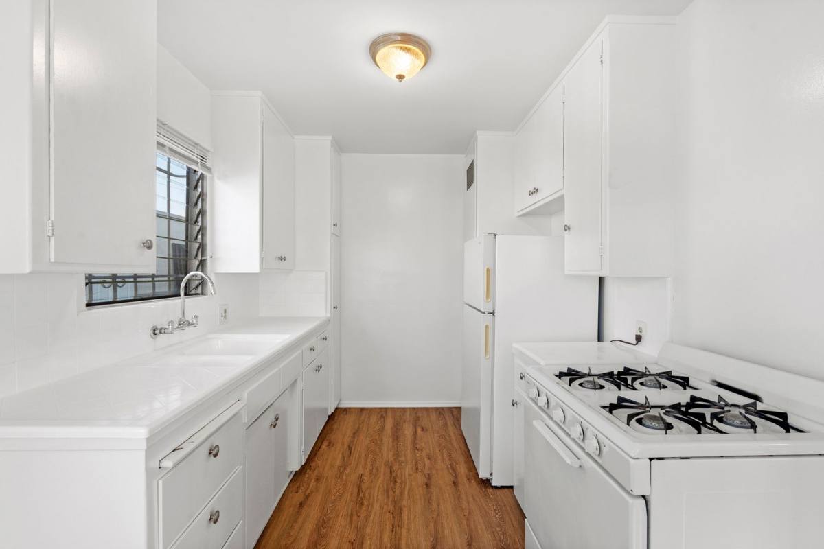 Apartment for rent at 1408 - 1412 Centinela Ave, Inglewood, CA 90302