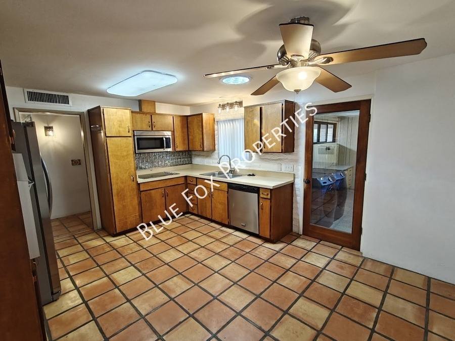 House for rent at 2781 W Calle Carapan, Tucson, AZ 85745