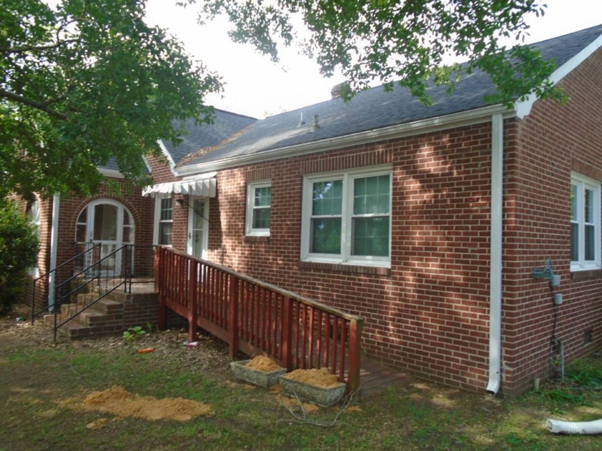 House for rent at 308 Harris Ave, Raeford, NC 28376