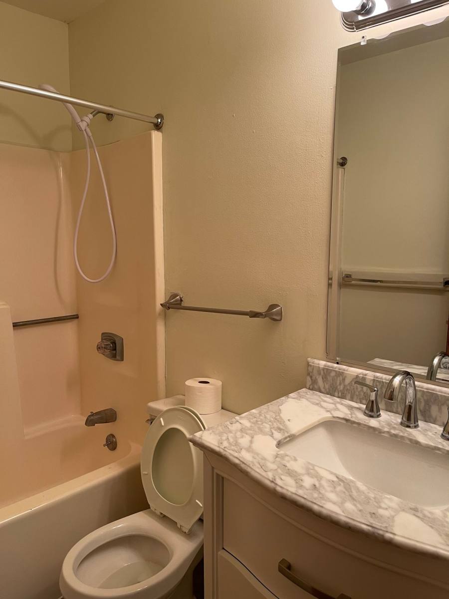 Apartment for rent at 1509 2nd St #ROYAL Heights 1-5 Ba, Charleston, IL 61920
