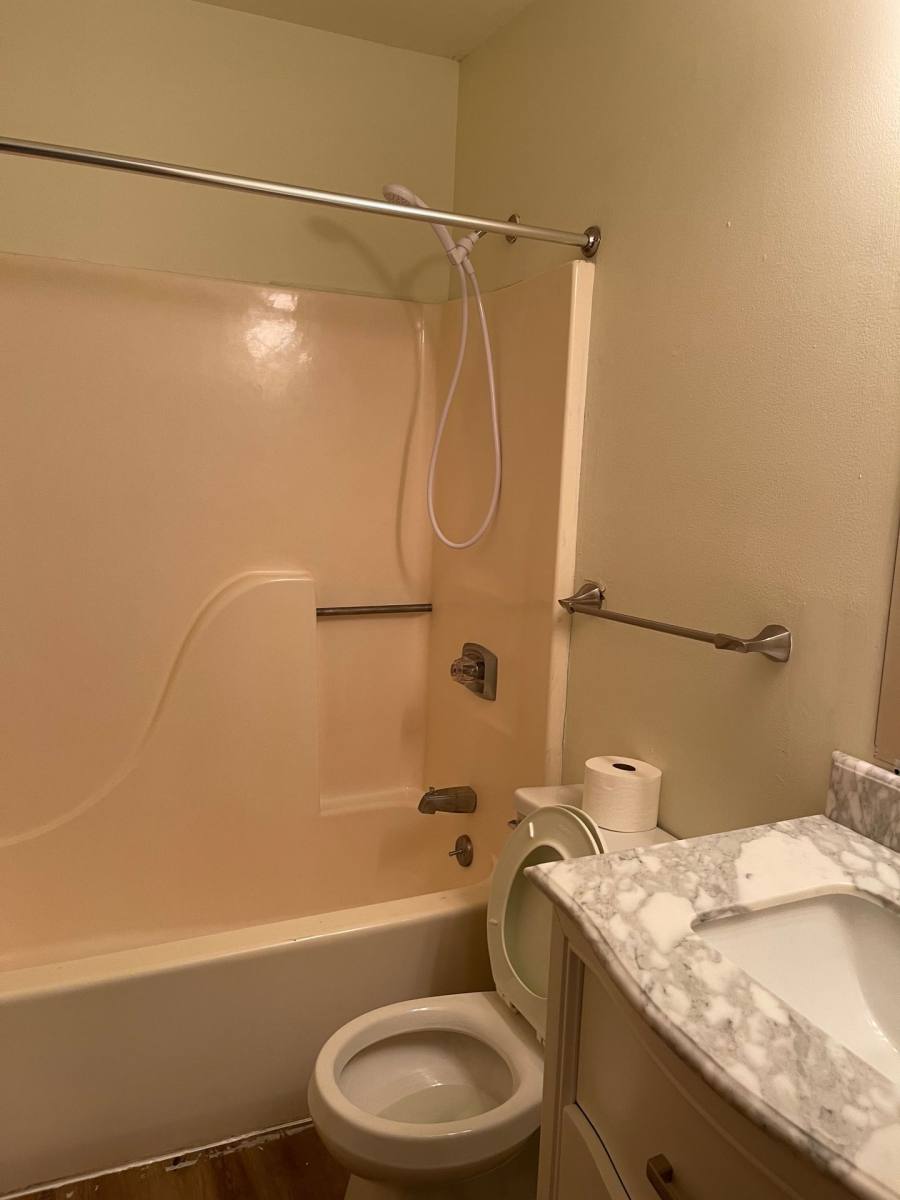 Apartment for rent at 1509 2nd St #ROYAL Heights 1-5 Ba, Charleston, IL 61920