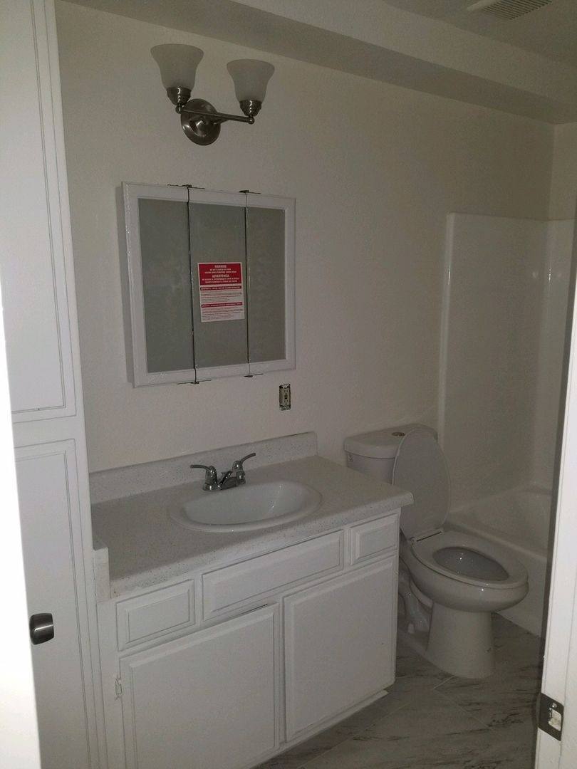 Apartment for rent at 550 E Ave, Palmdale, CA 93550