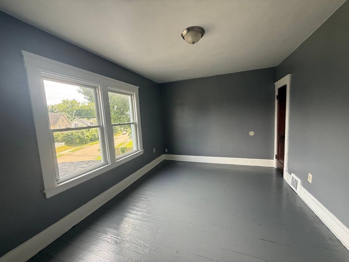 Apartment for rent at 915 Highland Rd NE, Canton, OH 44704