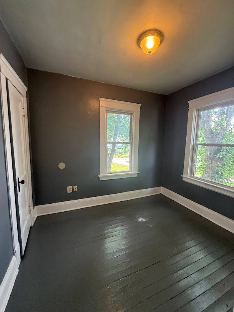 Apartment for rent at 915 Highland Rd NE, Canton, OH 44704