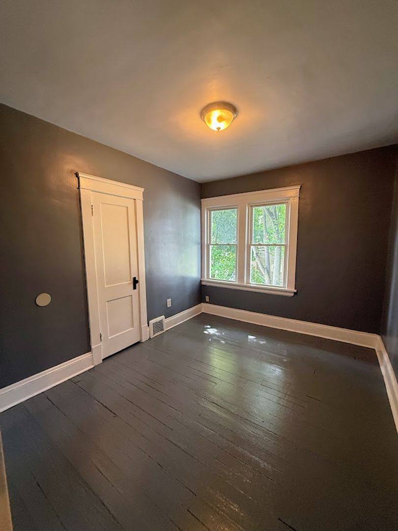 Apartment for rent at 915 Highland Rd NE, Canton, OH 44704