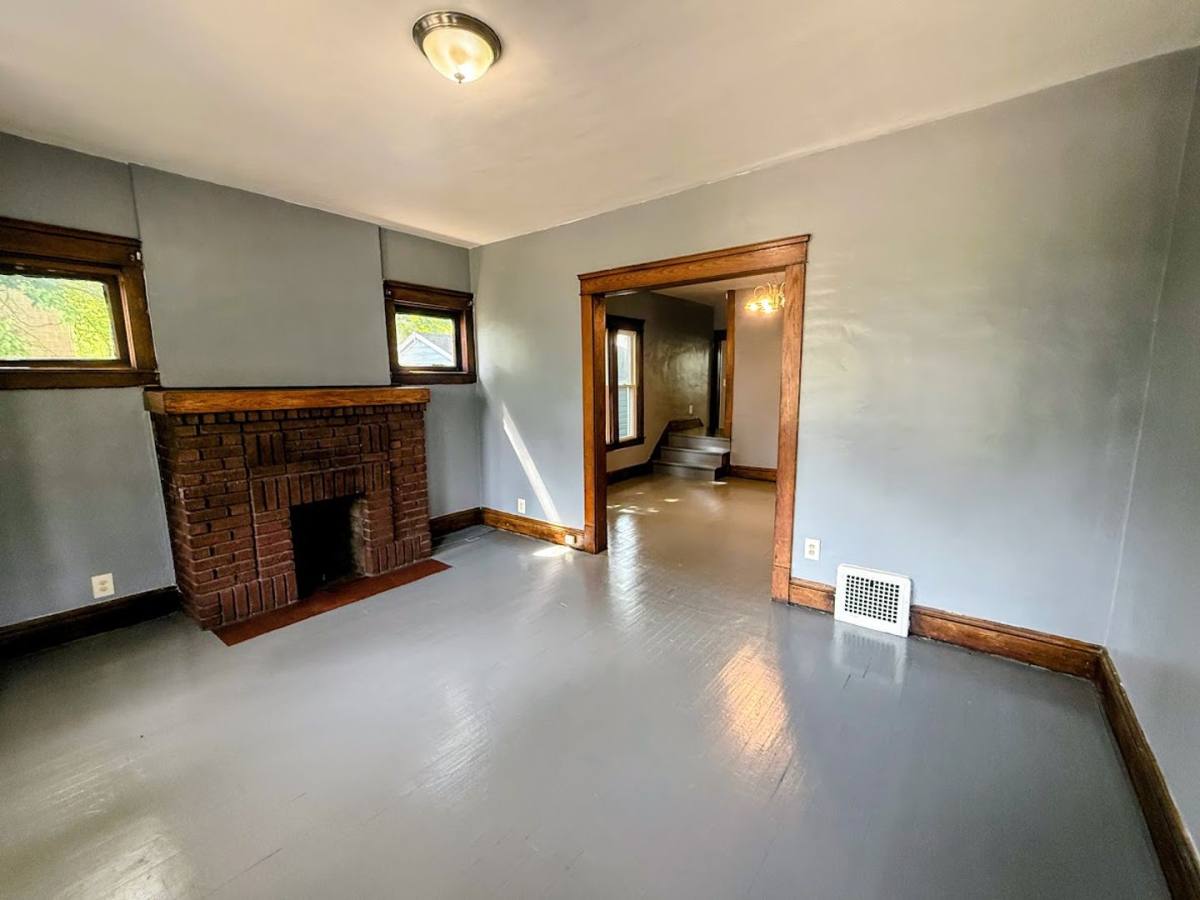Apartment for rent at 915 Highland Rd NE, Canton, OH 44704