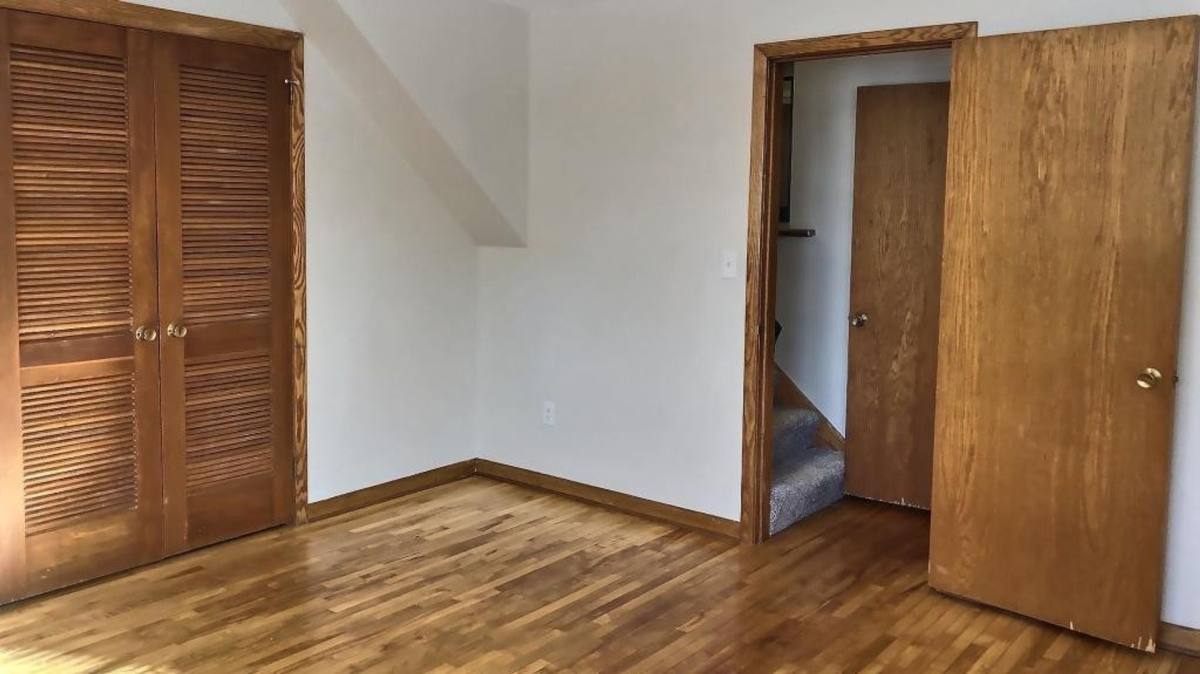 Apartment for rent at 487-489 Desnoyer Ave, Saint Paul, MN 55104