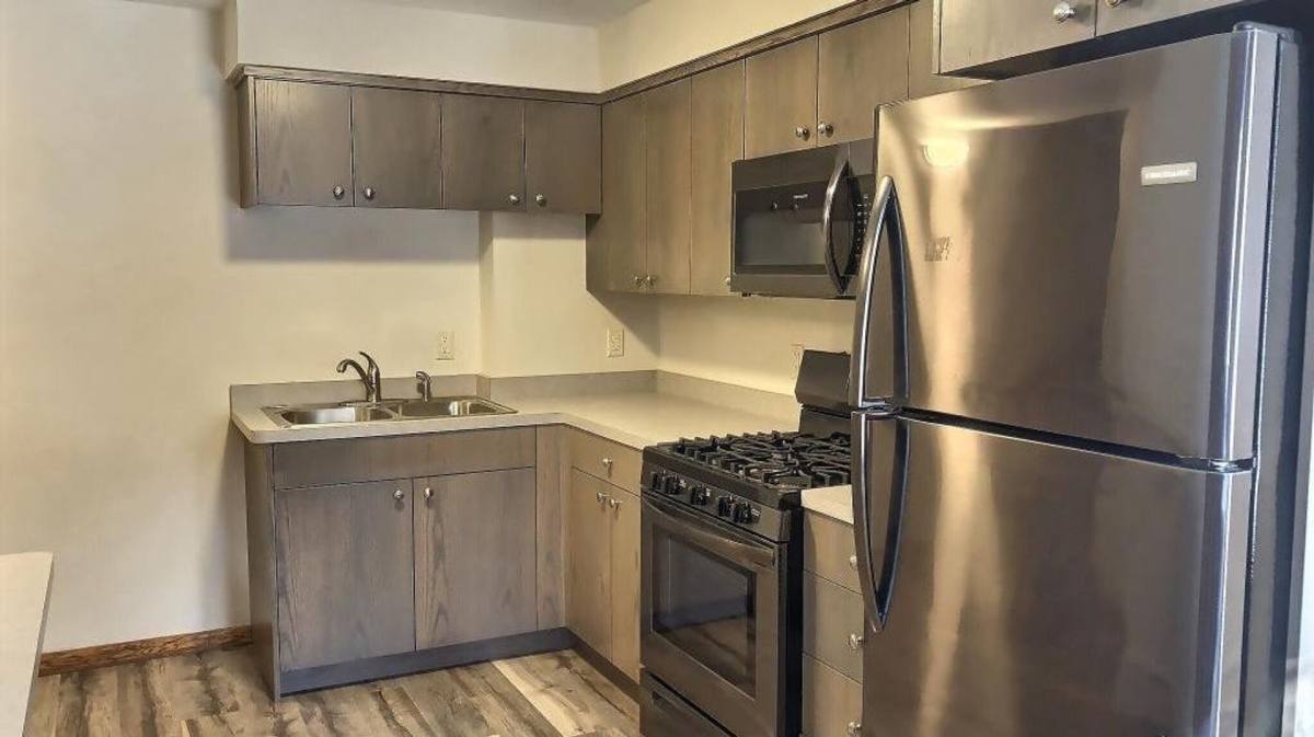 Apartment for rent at 487-489 Desnoyer Ave, Saint Paul, MN 55104