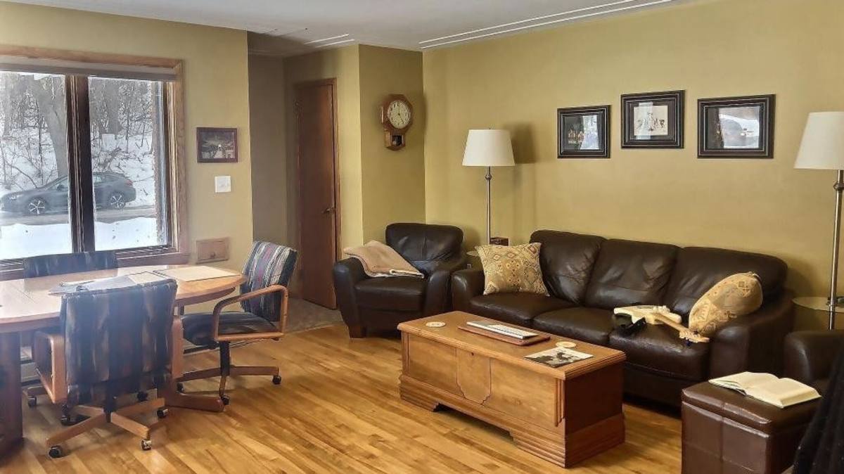 Apartment for rent at 487-489 Desnoyer Ave, Saint Paul, MN 55104