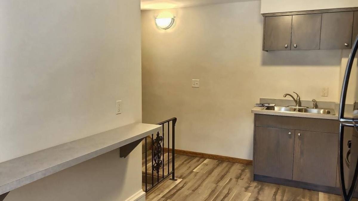 Apartment for rent at 487-489 Desnoyer Ave, Saint Paul, MN 55104