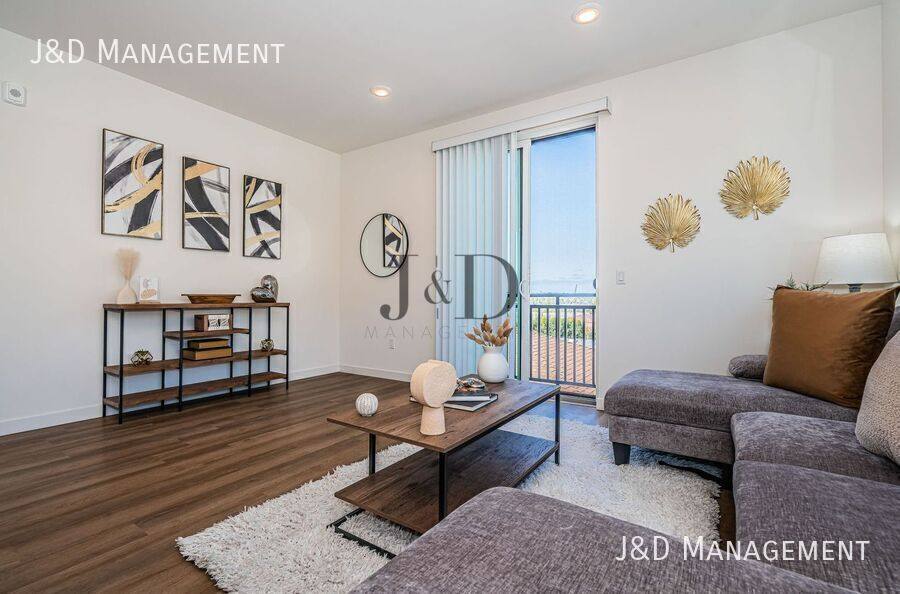 Apartment for rent at 5559 Lauretta St #302, San Diego, CA 92110