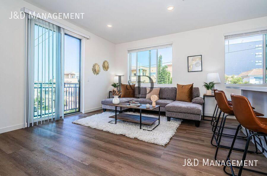 Apartment for rent at 5559 Lauretta St #302, San Diego, CA 92110