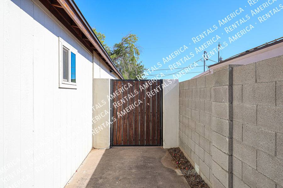 House for rent at 1909 E Indianola Ave, Phoenix, AZ 85016