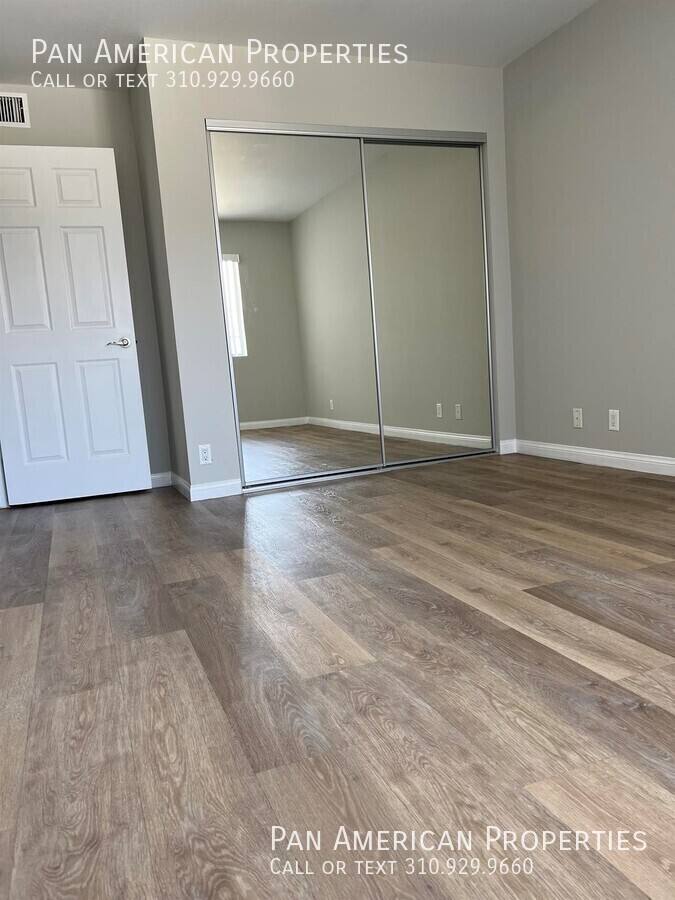 Apartment for rent at 2430 Naomi St #208, Burbank, CA 91504