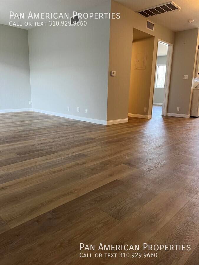 Apartment for rent at 2430 Naomi St #208, Burbank, CA 91504