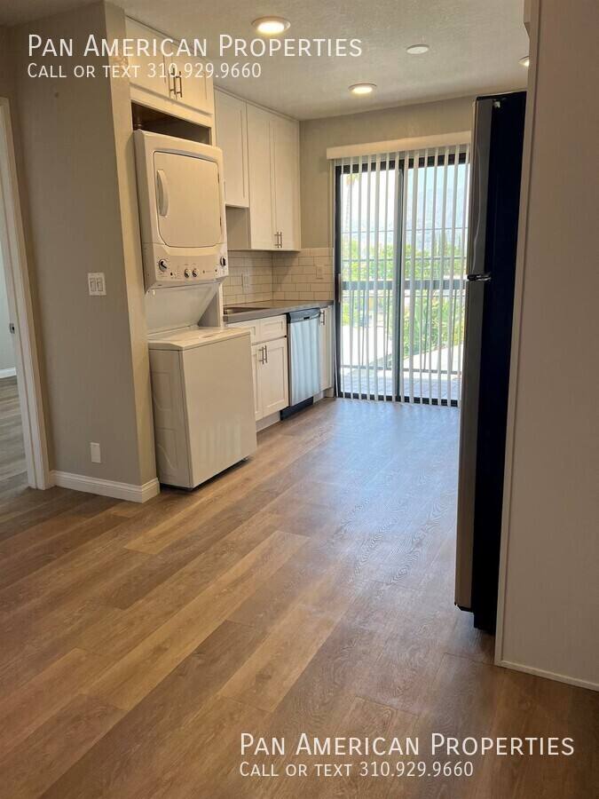 Apartment for rent at 2430 Naomi St #208, Burbank, CA 91504