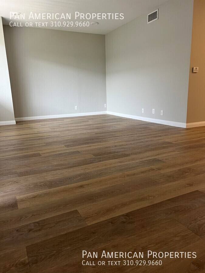 Apartment for rent at 2430 Naomi St #208, Burbank, CA 91504