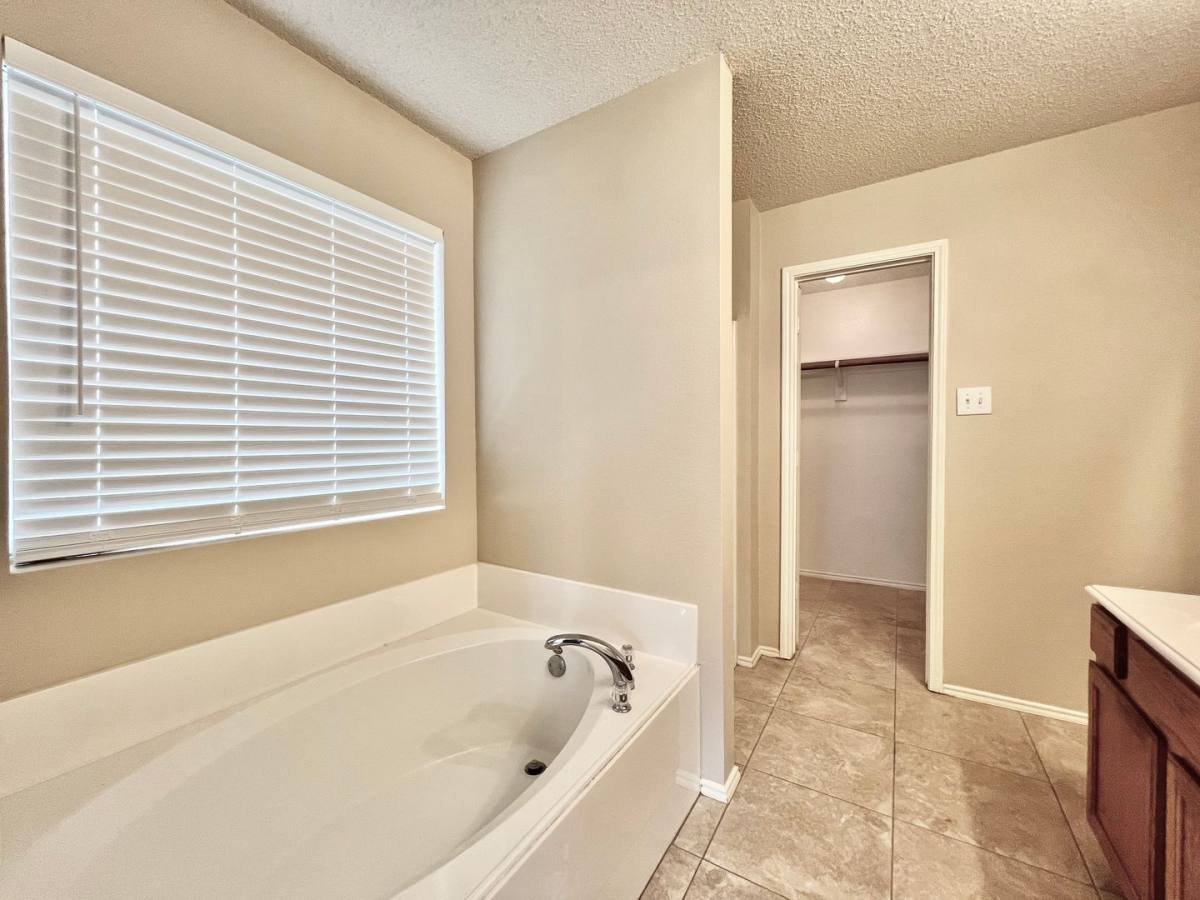House for rent at 9925 George Washington Dr, McKinney, TX 75072