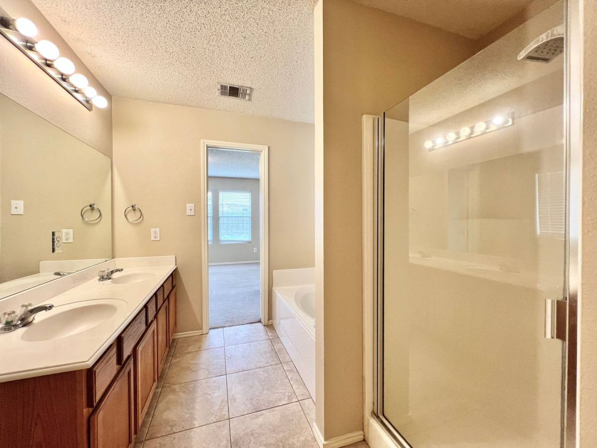 House for rent at 9925 George Washington Dr, McKinney, TX 75072