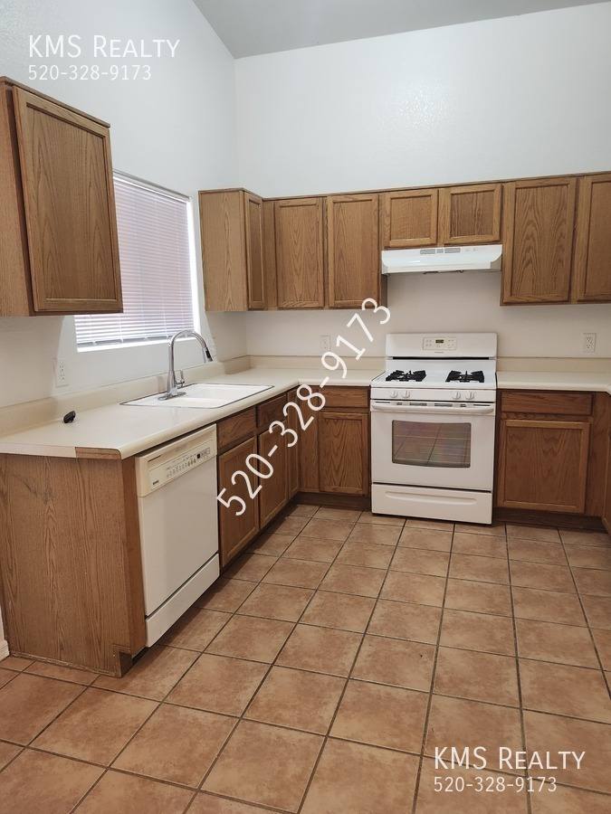 House for rent at 1616 W Wood Crest Court, Tucson, AZ 85746