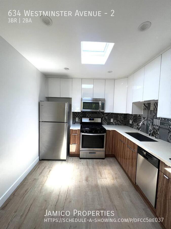 Apartment for rent at 634 Westminster Ave #2, Venice, CA 90291
