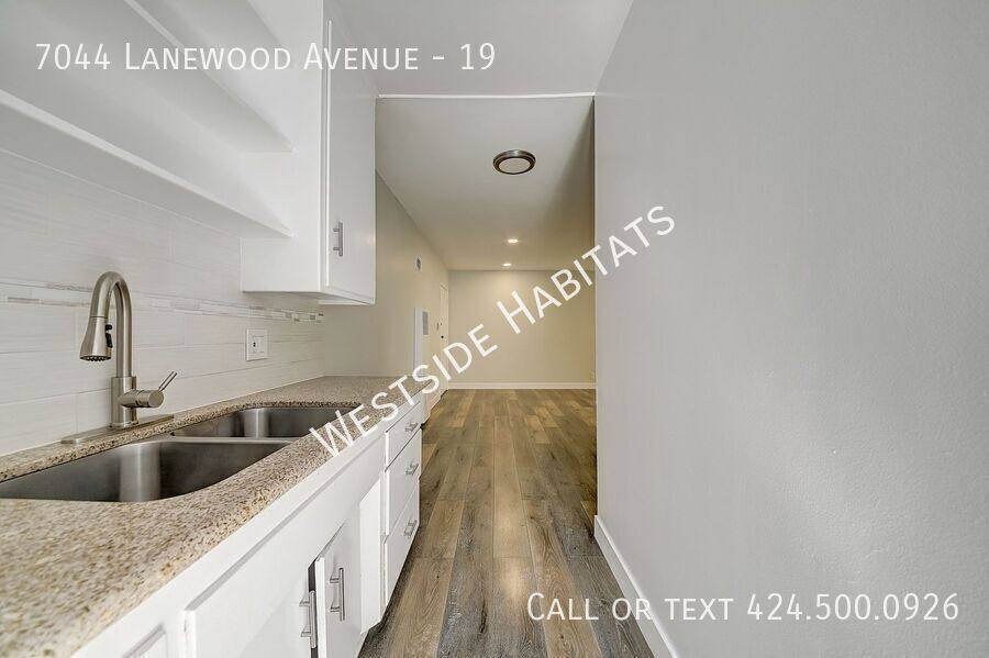 Apartment for rent at 7044 Lanewood Ave #19, Los Angeles, CA 90028