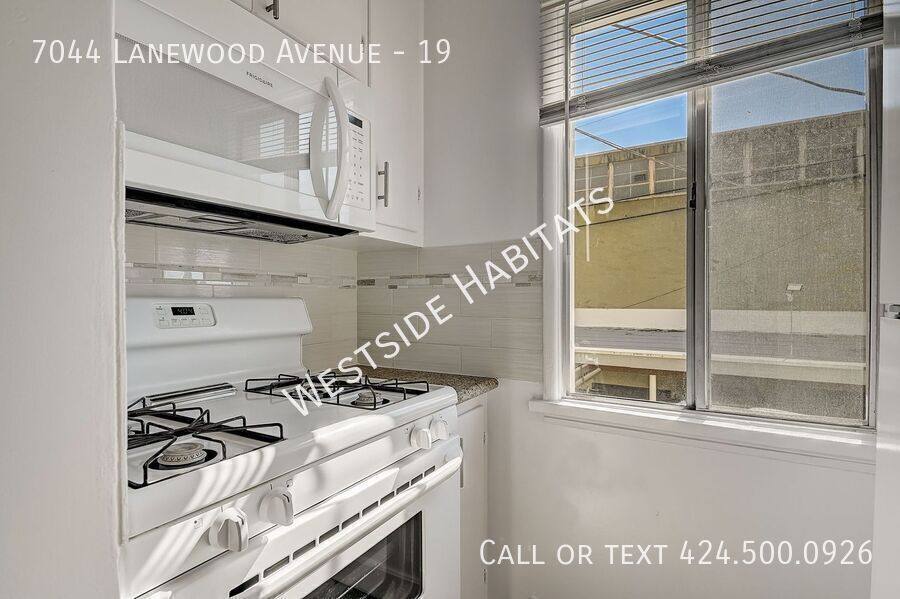 Apartment for rent at 7044 Lanewood Ave #19, Los Angeles, CA 90028