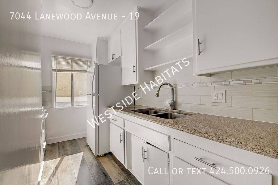 Apartment for rent at 7044 Lanewood Ave #19, Los Angeles, CA 90028