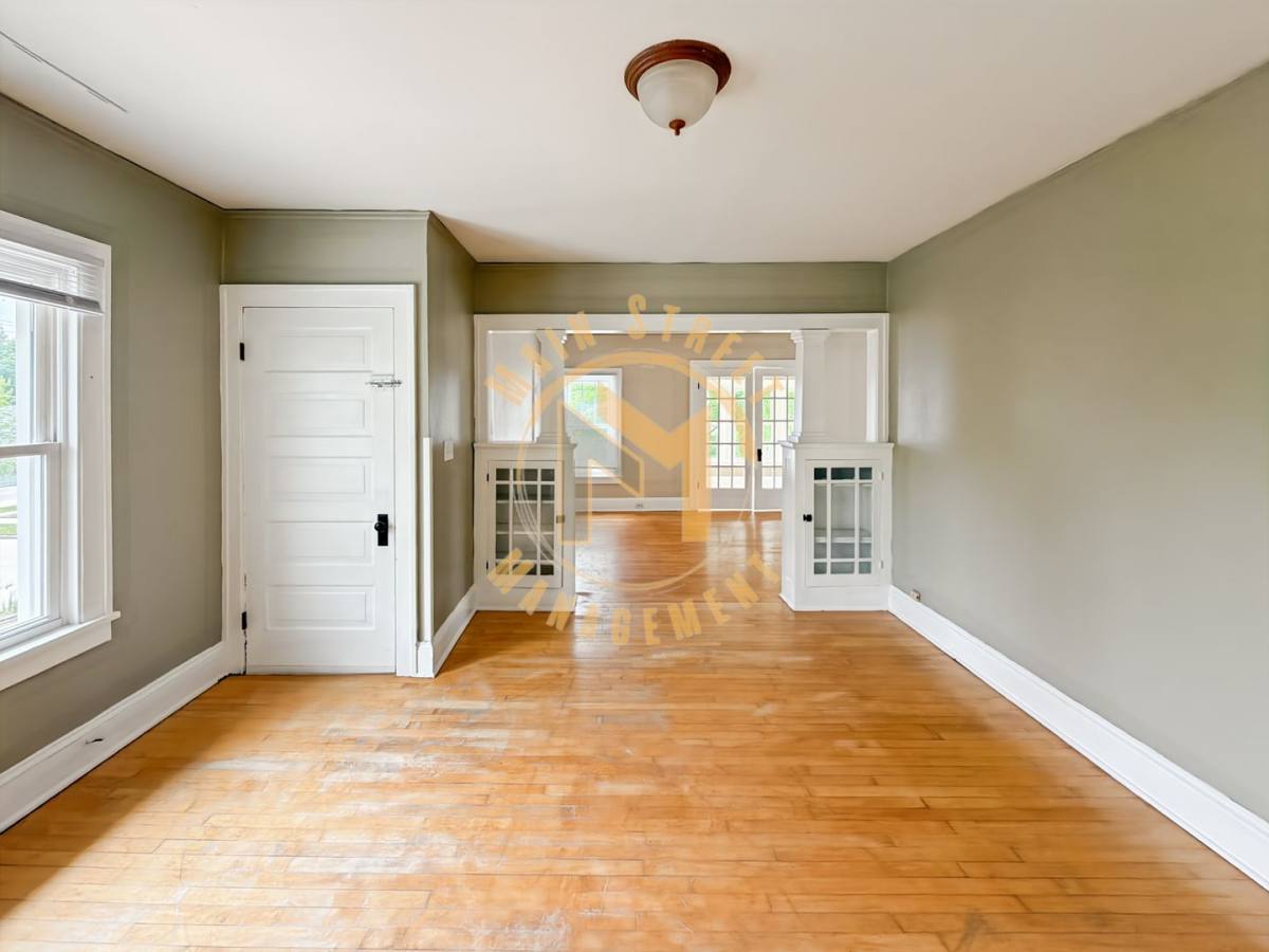 Apartment for rent at 210 Bay St, Oshkosh, WI 54901