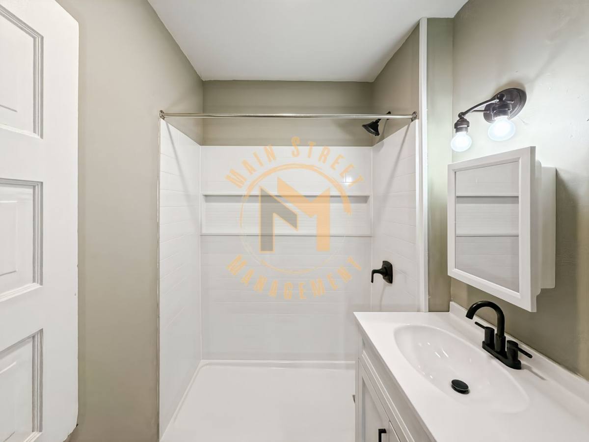 Apartment for rent at 210 Bay St, Oshkosh, WI 54901