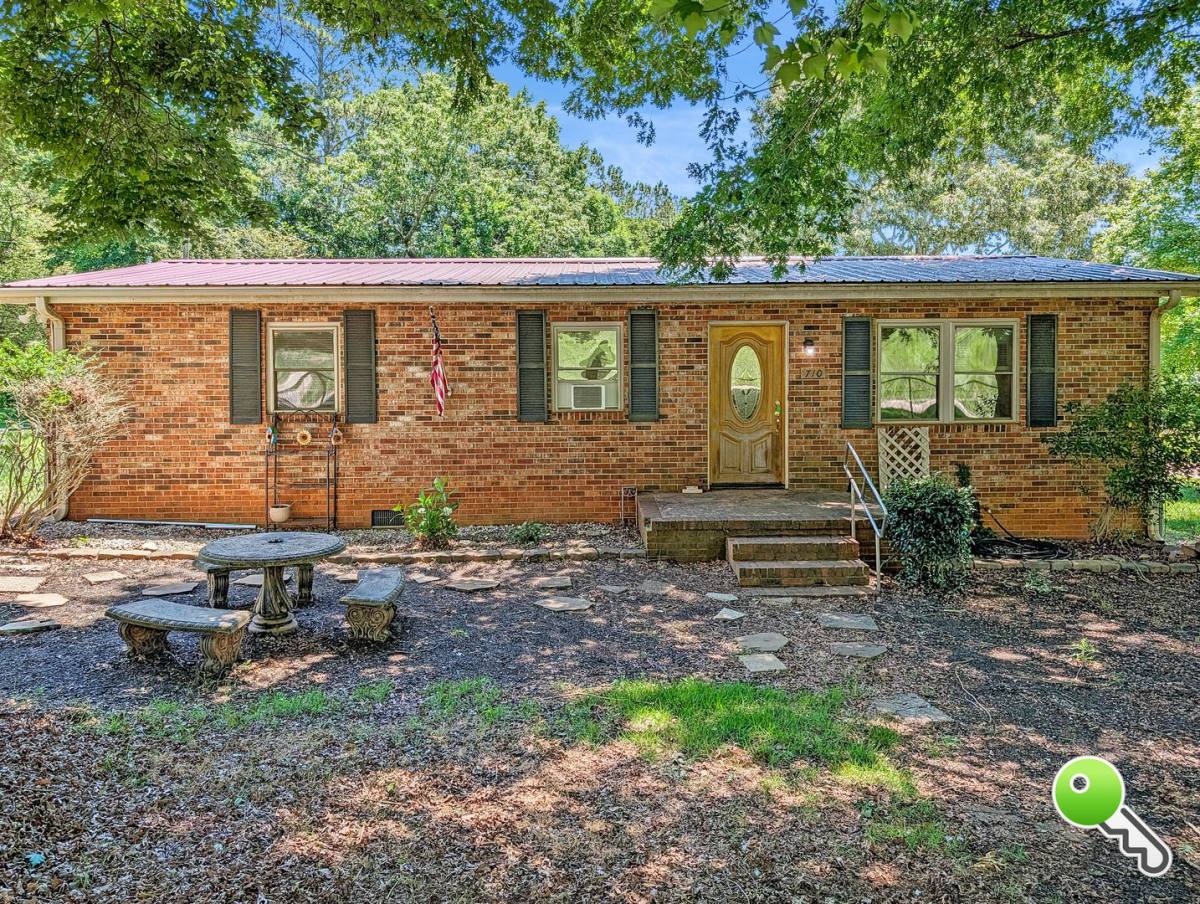 House for rent at 710 Floy Dr, Westminster, SC 29693