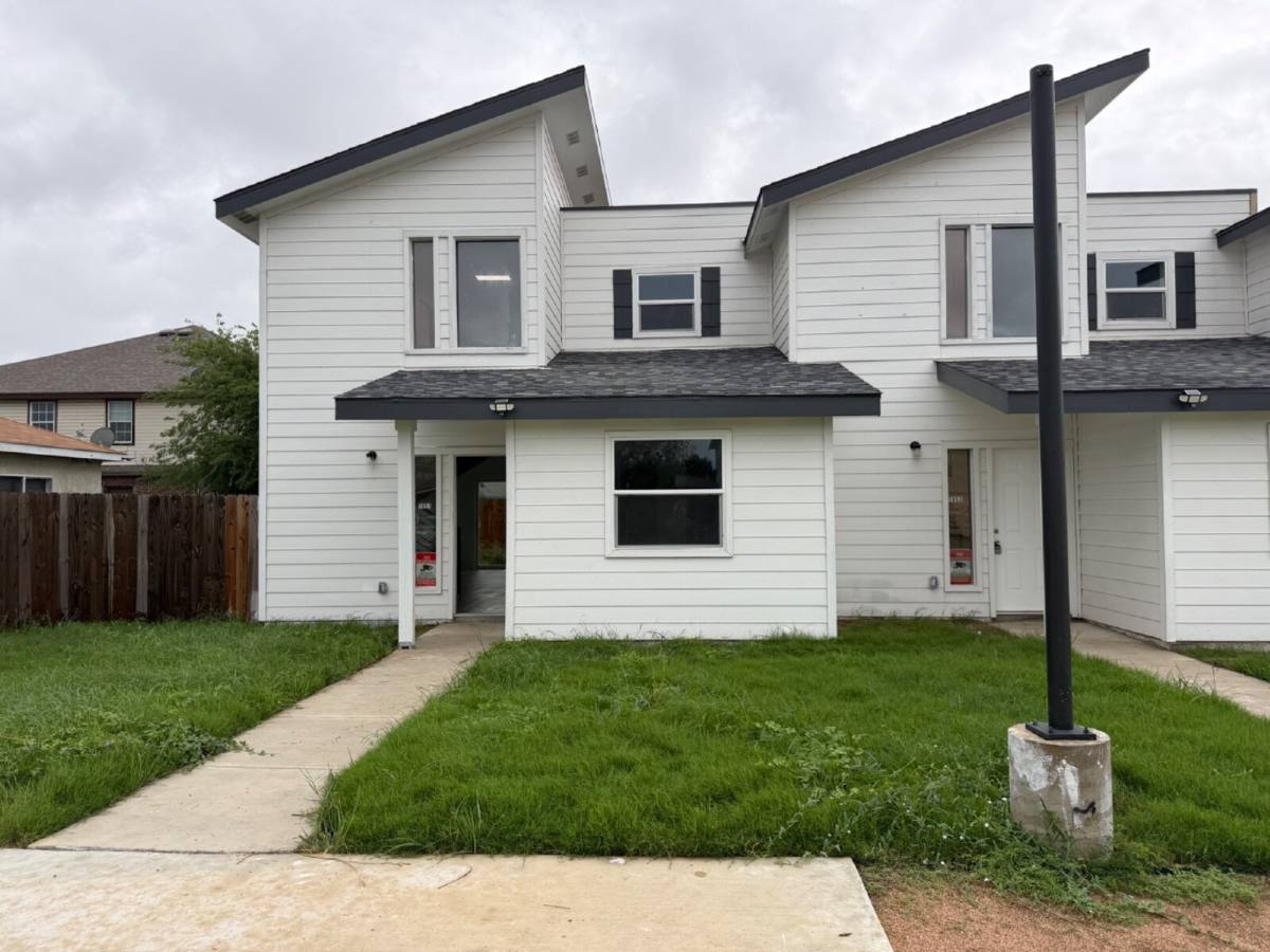 Apartment for rent at 7651 Oak Chase, San Antonio, TX 78239