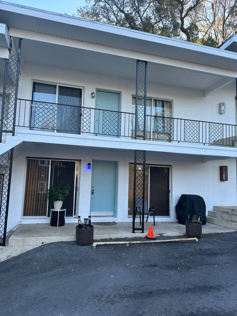 Apartment for rent at 615 E Park Ave, Tallahassee, FL 32301