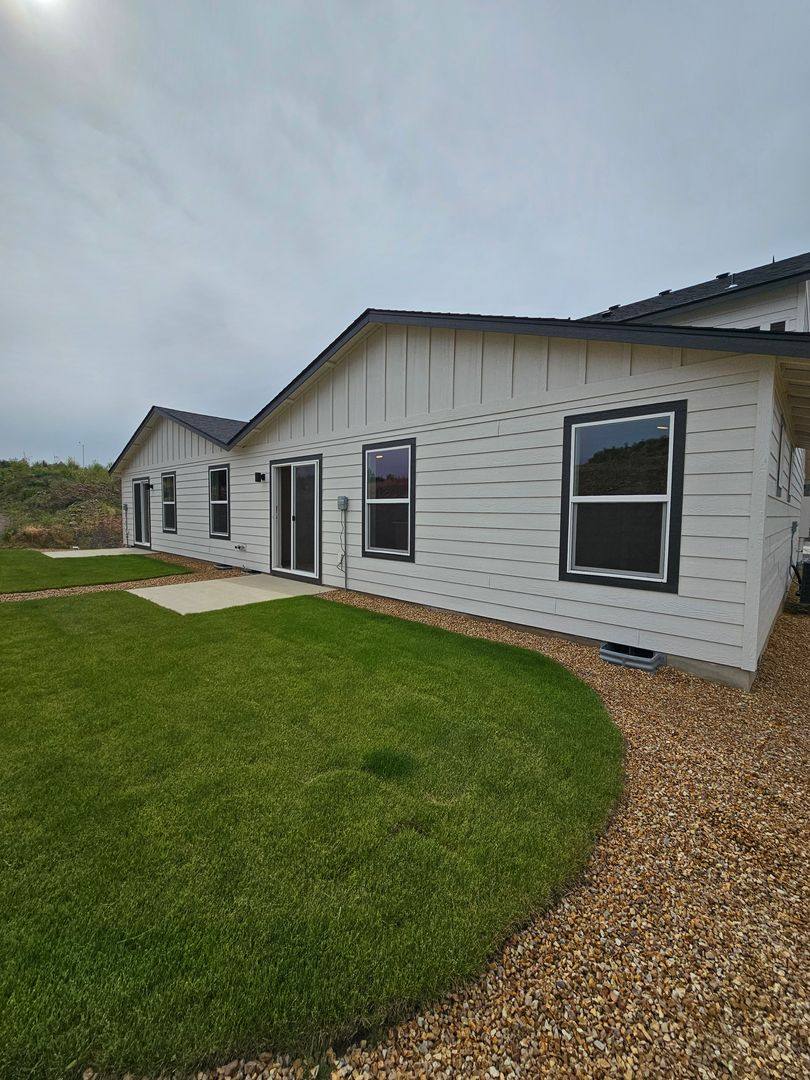 House for rent at 936 SE Starview Ave, Madras, OR 97741