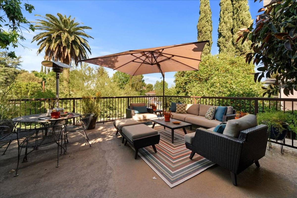 House for rent at 22550 Cass Ave, Woodland Hills, CA 91364