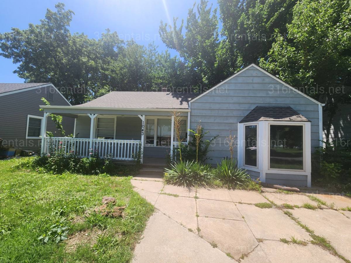 House for rent at 1043 N Dellrose Ave, Wichita, KS 67208