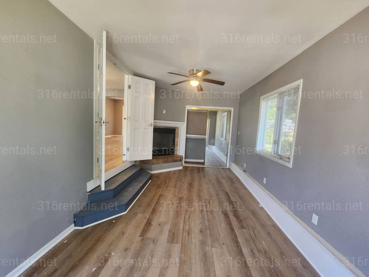 House for rent at 1043 N Dellrose Ave, Wichita, KS 67208