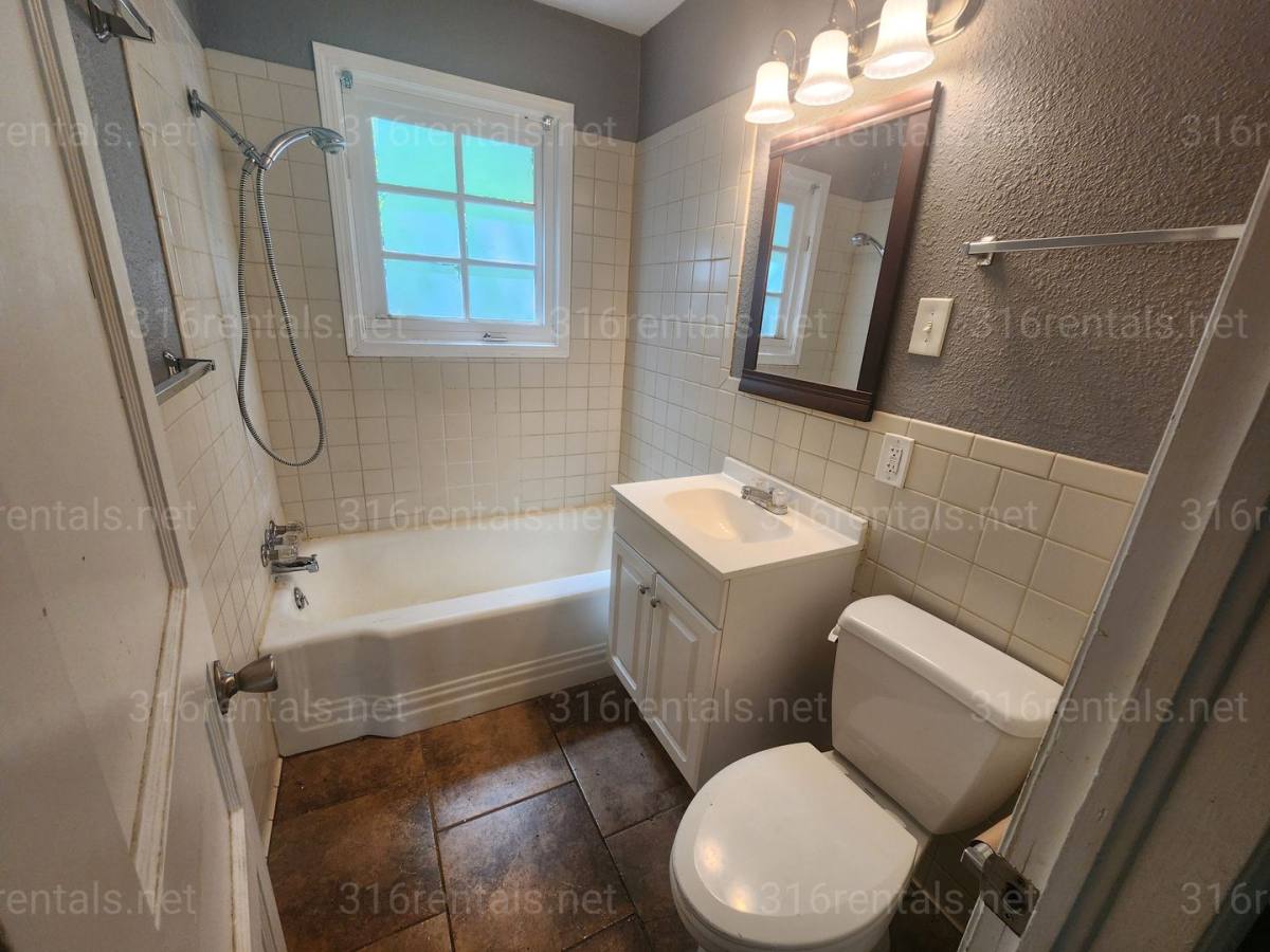 House for rent at 1043 N Dellrose Ave, Wichita, KS 67208