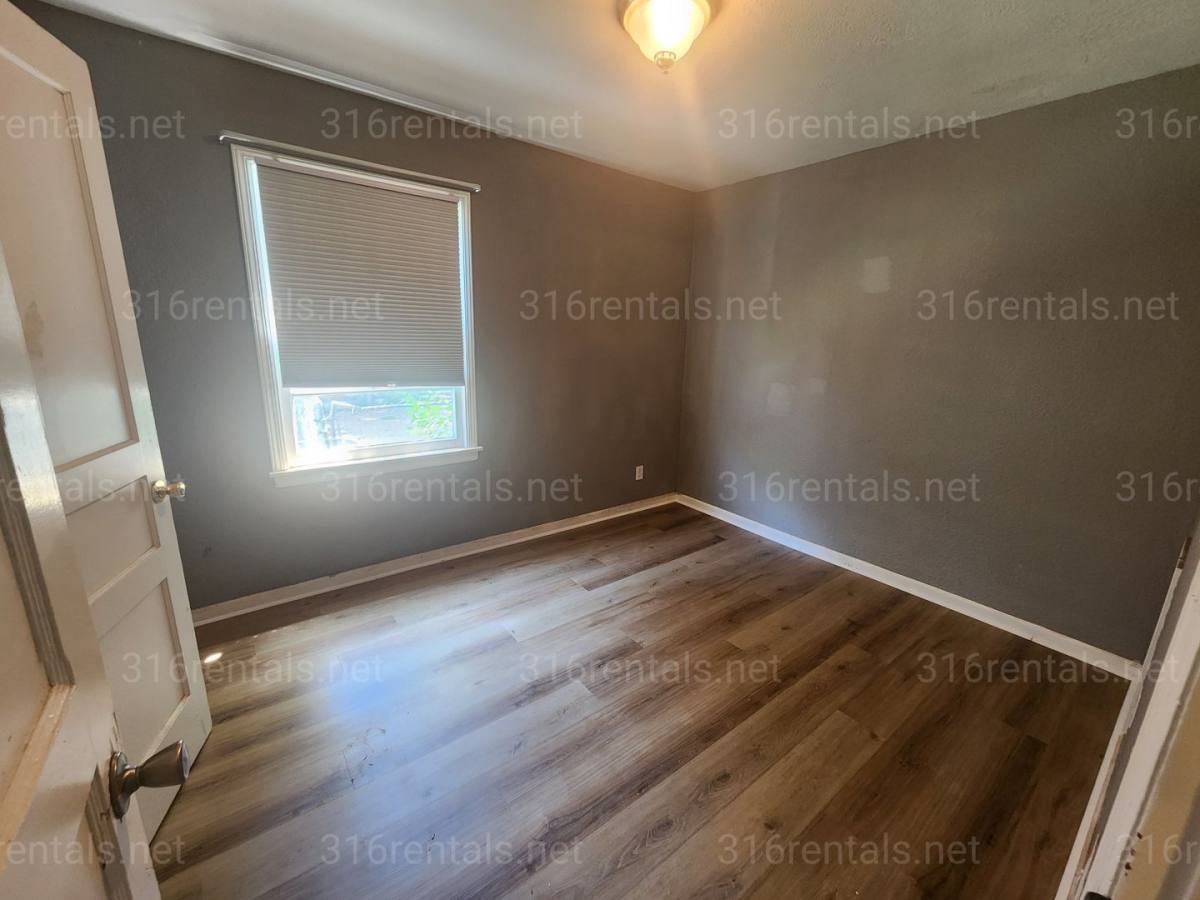 House for rent at 1043 N Dellrose Ave, Wichita, KS 67208