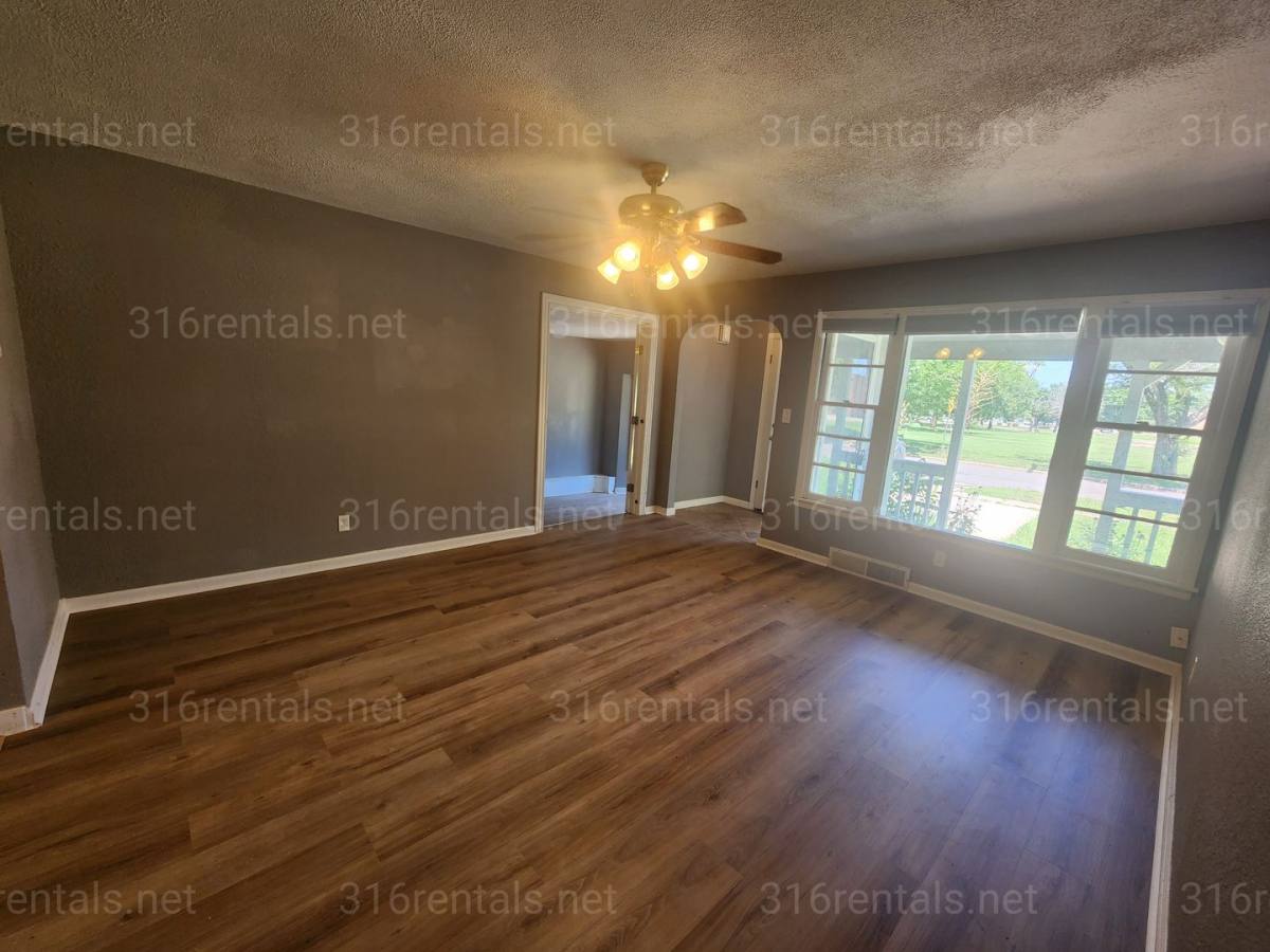 House for rent at 1043 N Dellrose Ave, Wichita, KS 67208