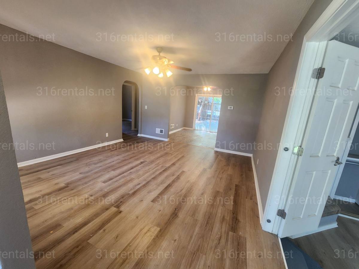 House for rent at 1043 N Dellrose Ave, Wichita, KS 67208
