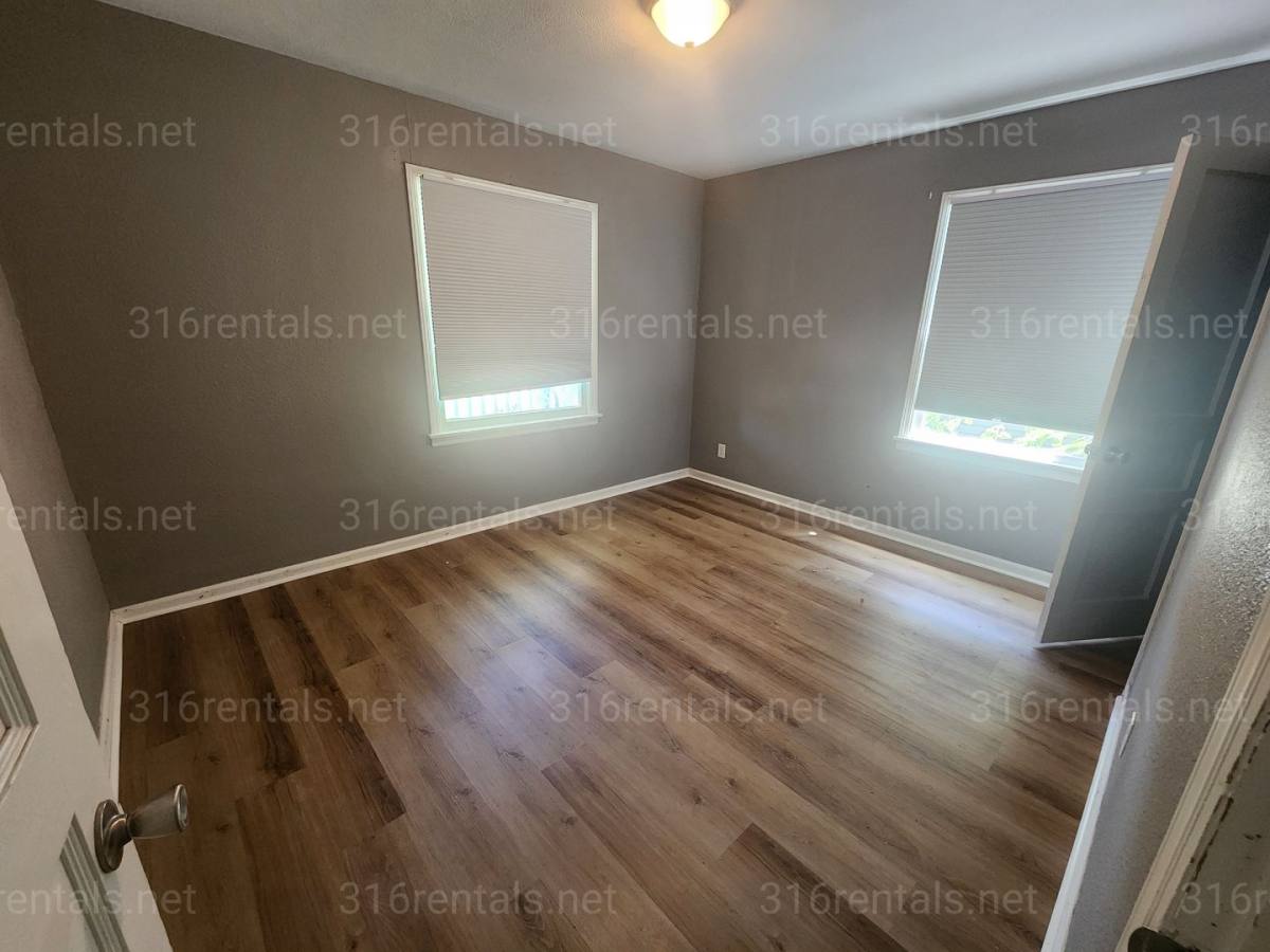 House for rent at 1043 N Dellrose Ave, Wichita, KS 67208