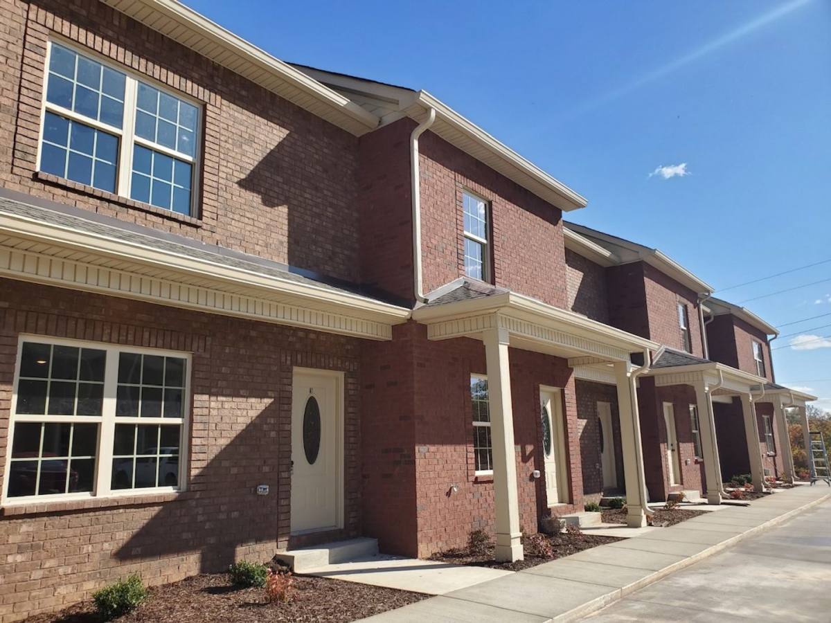 Apartment for rent at 449 Oak St, Clarksville, TN 37042