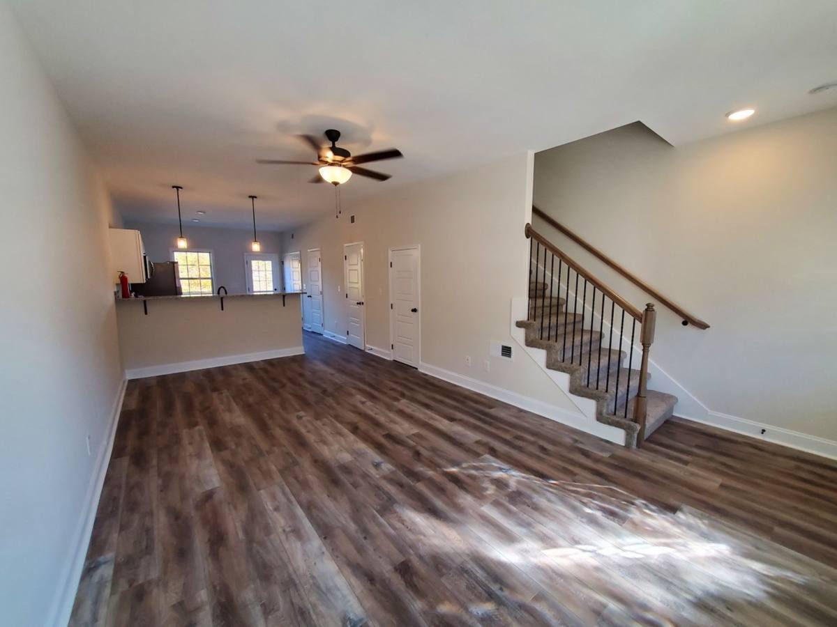 Apartment for rent at 449 Oak St, Clarksville, TN 37042