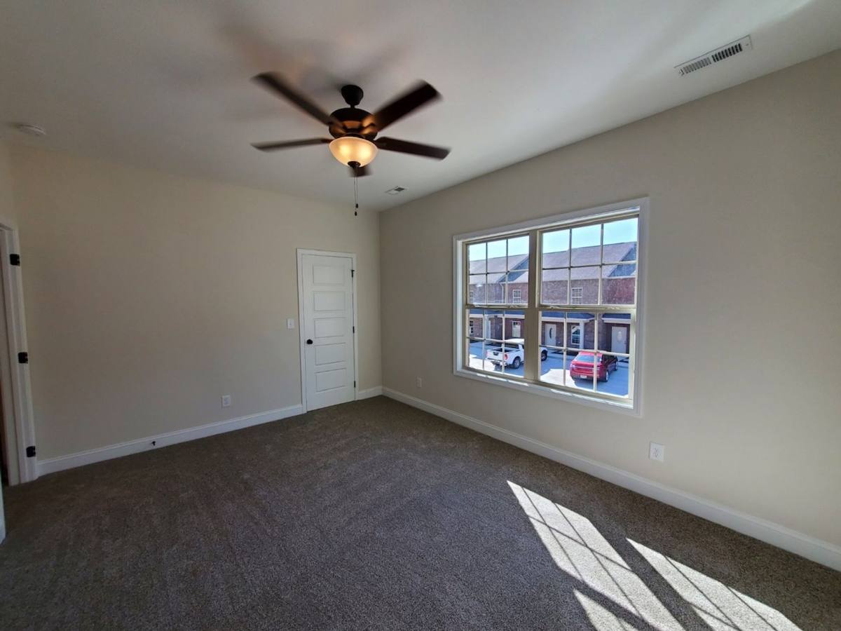 Apartment for rent at 449 Oak St, Clarksville, TN 37042