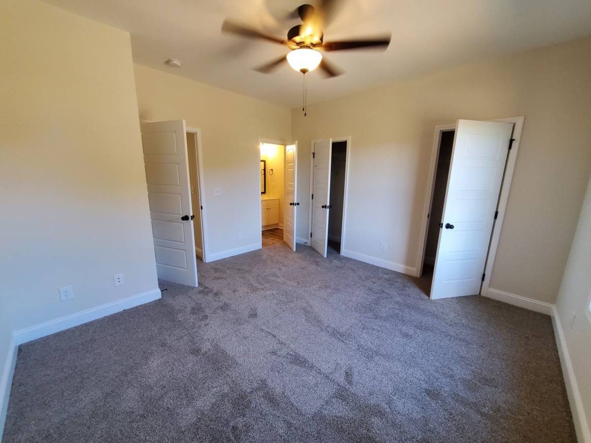 Apartment for rent at 449 Oak St, Clarksville, TN 37042